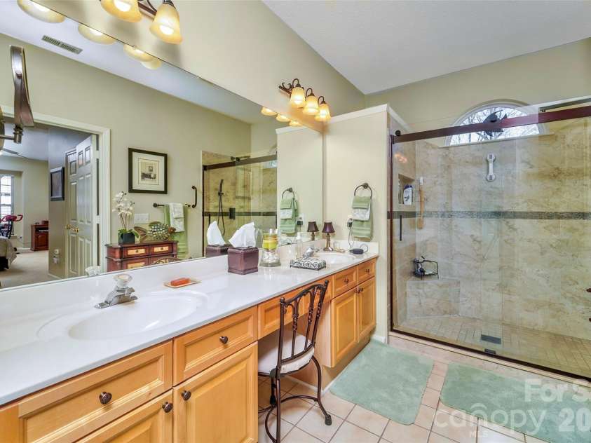 6214 Half Dome Drive, Charlotte, NC 28269.  MLS# CAR4356471, YatesRealty ID 25188. 