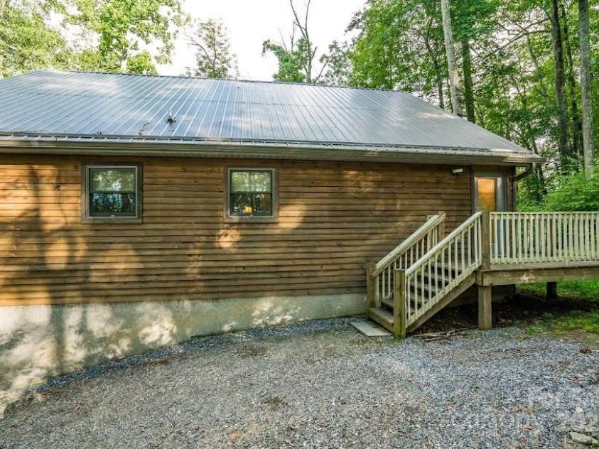 70 Double Back Lane, Mars Hill, NC 28754.  MLS# CAR4304443, YatesRealty ID 2519. Entry Level