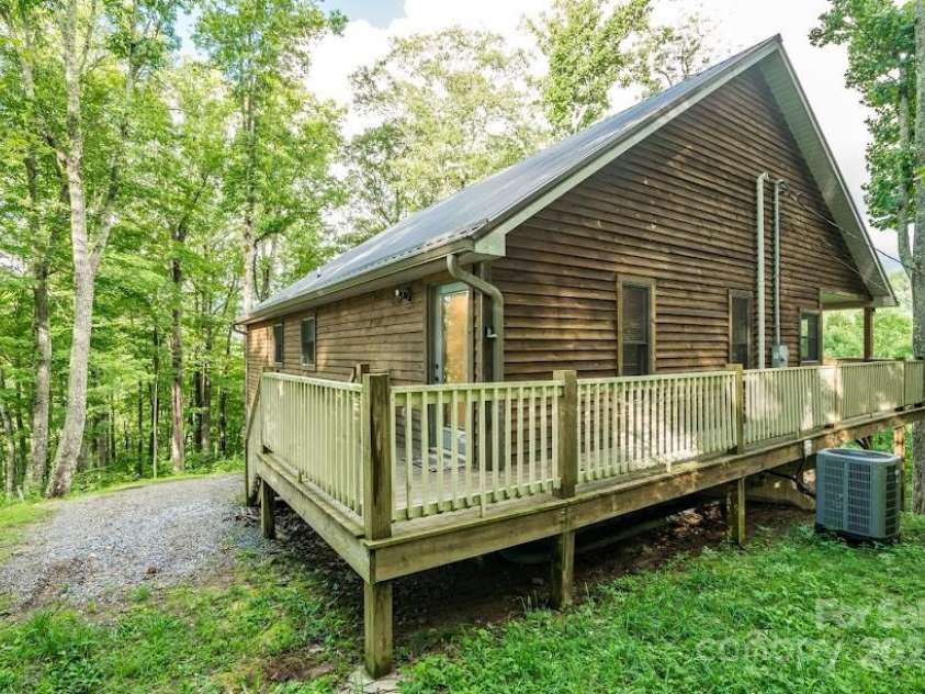 70 Double Back Lane, Mars Hill, NC 28754.  MLS# CAR4304443, YatesRealty ID 2519. Entry Level
