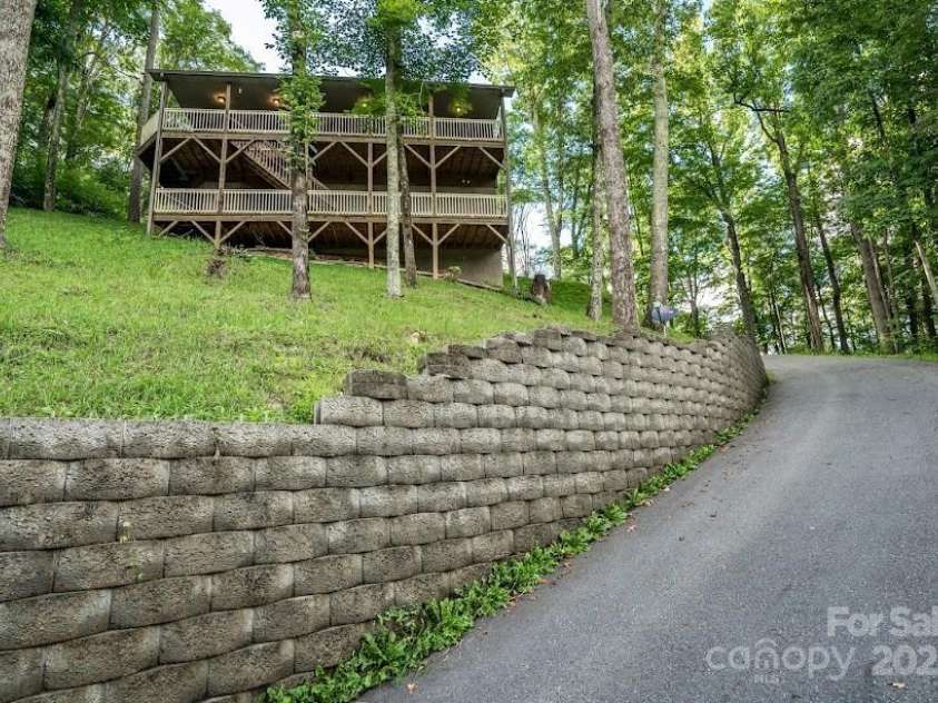 70 Double Back Lane, Mars Hill, NC 28754.  MLS# CAR4304443, YatesRealty ID 2519. Paved Driveway, Beautiful Setting
