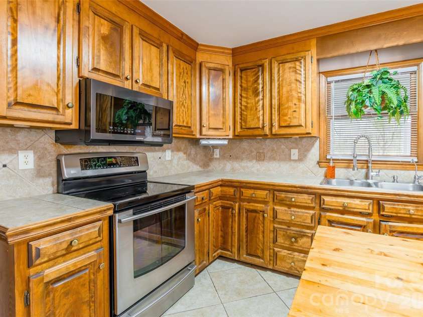 8230 Quail Hollow Drive, Harrisburg, NC 28075.  MLS# CAR4329712, YatesRealty ID 2519. 