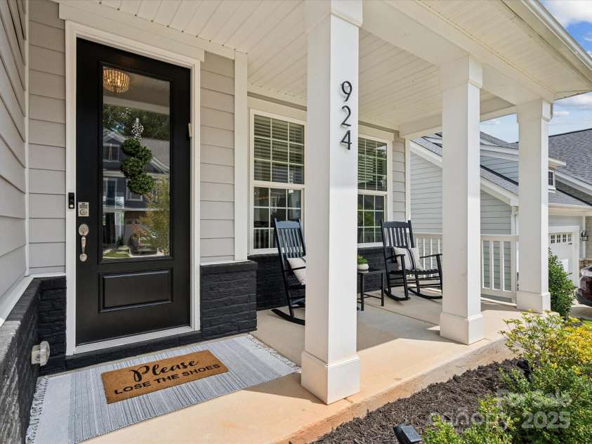924 Stebbins Drive, Fort Mill, SC 29715.  MLS# CAR4232795, YatesRealty ID 2519. 