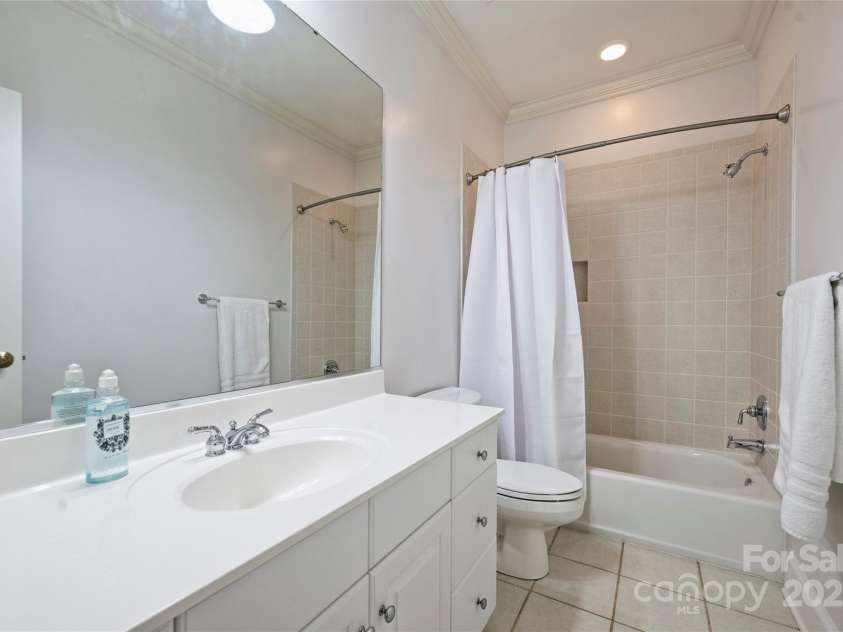 14652 Villalonga Lane, Charlotte, NC 28277.  MLS# CAR4265221, YatesRealty ID 25190. En-suite for bd 4