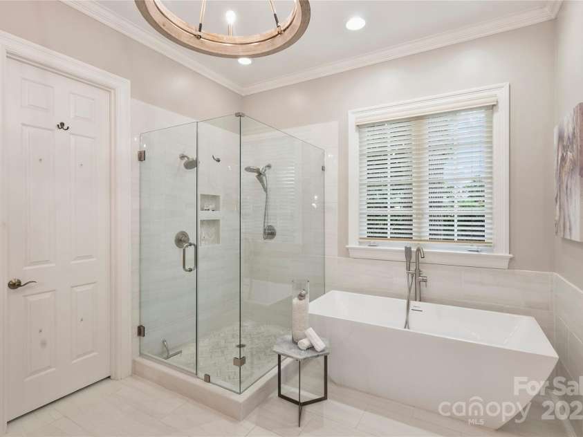 14652 Villalonga Lane, Charlotte, NC 28277.  MLS# CAR4265221, YatesRealty ID 25190. Enjoy your spa-like bathroom