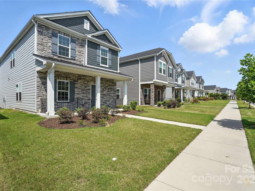 125 Cedar Knoll Circle, Pineville, NC 28134.  MLS# CAR4270178, YatesRealty ID 25192. 