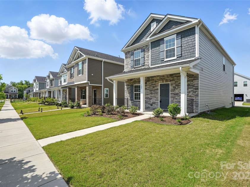 125 Cedar Knoll Circle, Pineville, NC 28134.  MLS# CAR4270178, YatesRealty ID 25192. 