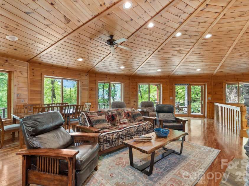140 Slim Ridge, Maggie Valley, NC 28751.  MLS# CAR4381196, YatesRealty ID 25193. 