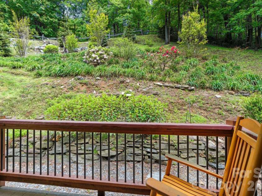 140 Slim Ridge, Maggie Valley, NC 28751.  MLS# CAR4381196, YatesRealty ID 25193. 