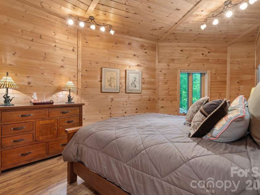 140 Slim Ridge, Maggie Valley, NC 28751.  MLS# CAR4381196, YatesRealty ID 25193. 