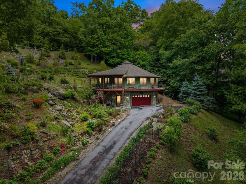 140 Slim Ridge, Maggie Valley, NC 28751.  MLS# CAR4381196, YatesRealty ID 25193. 