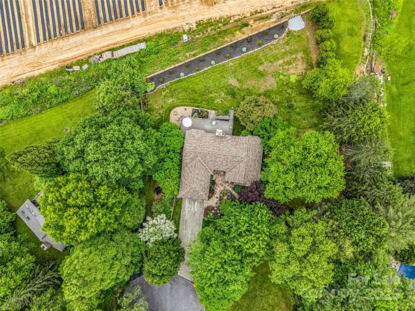 11 Bannerwood Drive, Horse Shoe, NC 28742.  MLS# CAR4257161, YatesRealty ID 25194. 