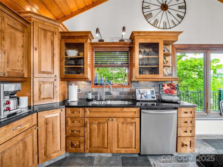 11 Bannerwood Drive, Horse Shoe, NC 28742.  MLS# CAR4257161, YatesRealty ID 25194. Alder cabinets with soft close