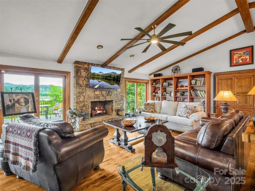 11 Bannerwood Drive, Horse Shoe, NC 28742.  MLS# CAR4257161, YatesRealty ID 25194. Living Room