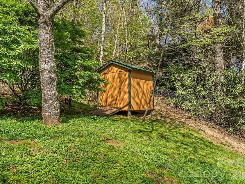 242 Plott Balsam Road, Maggie Valley, NC 28751.  MLS# CAR4356223, YatesRealty ID 25195. 