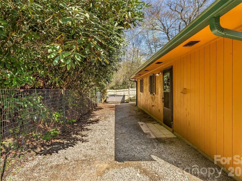 242 Plott Balsam Road, Maggie Valley, NC 28751.  MLS# CAR4356223, YatesRealty ID 25195. 