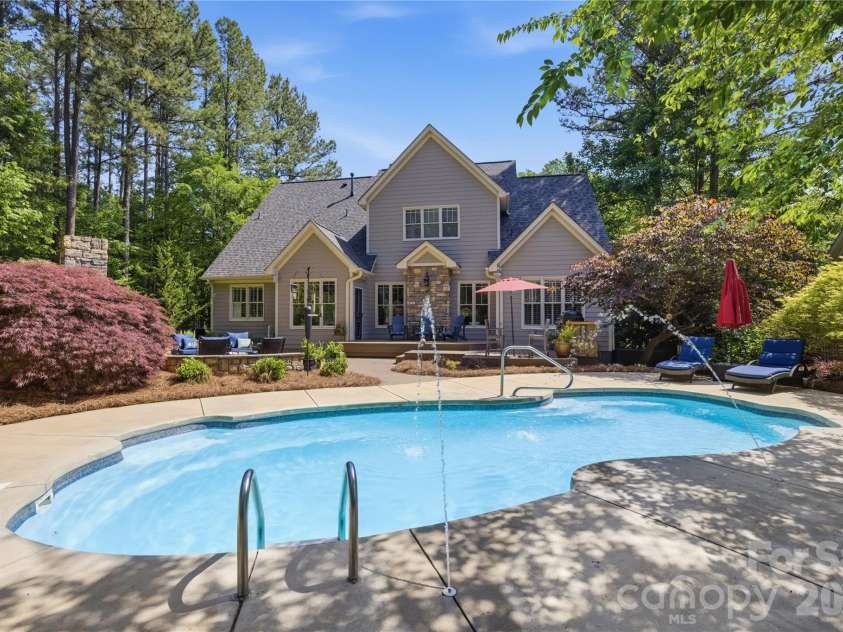 190 Kenway Loop, Mooresville, NC 28117.  MLS# CAR4378935, YatesRealty ID 25196. 