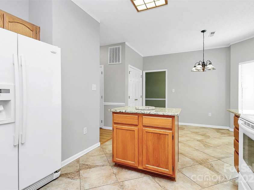 11305 Hunters Landing Drive, Charlotte, NC 28273.  MLS# CAR4273892, YatesRealty ID 25198. 