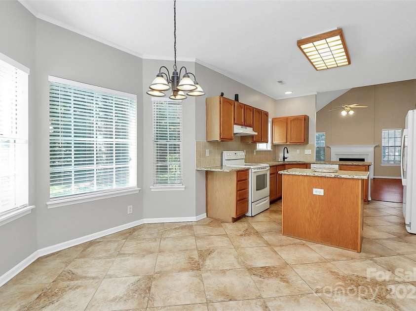 11305 Hunters Landing Drive, Charlotte, NC 28273.  MLS# CAR4273892, YatesRealty ID 25198. 