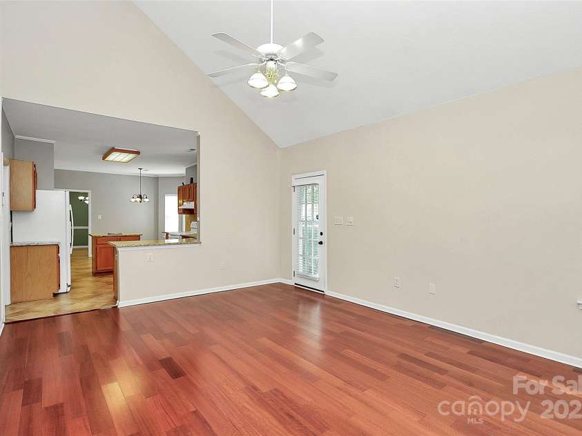 11305 Hunters Landing Drive, Charlotte, NC 28273.  MLS# CAR4273892, YatesRealty ID 25198. 