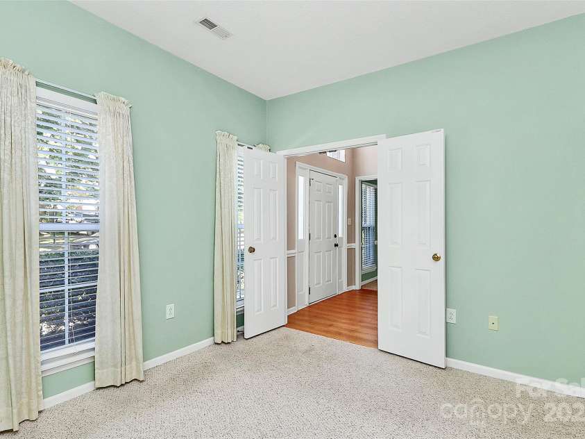 11305 Hunters Landing Drive, Charlotte, NC 28273.  MLS# CAR4273892, YatesRealty ID 25198. 