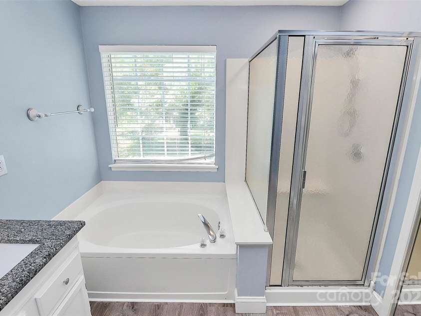 11305 Hunters Landing Drive, Charlotte, NC 28273.  MLS# CAR4273892, YatesRealty ID 25198. 