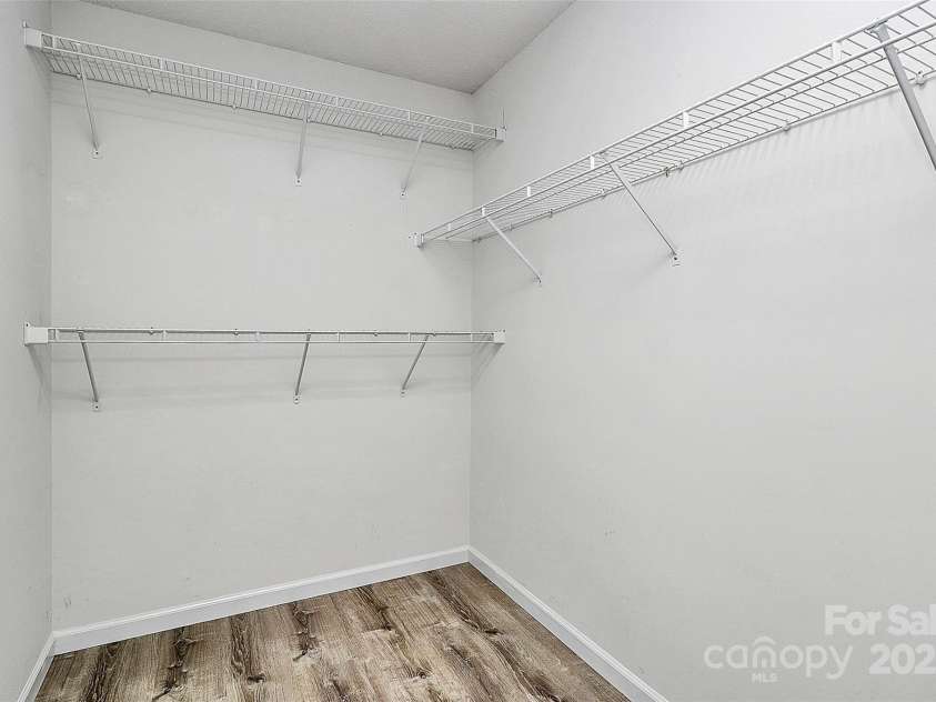 11305 Hunters Landing Drive, Charlotte, NC 28273.  MLS# CAR4273892, YatesRealty ID 25198. 