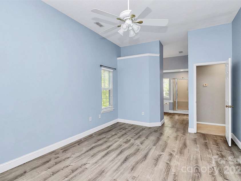 11305 Hunters Landing Drive, Charlotte, NC 28273.  MLS# CAR4273892, YatesRealty ID 25198. 