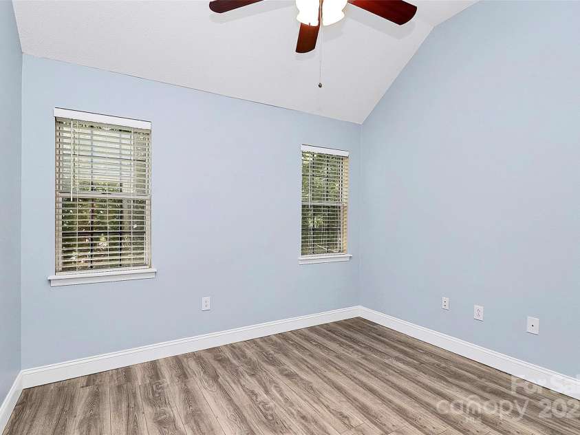 11305 Hunters Landing Drive, Charlotte, NC 28273.  MLS# CAR4273892, YatesRealty ID 25198. 