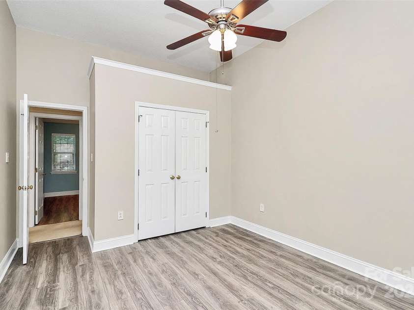 11305 Hunters Landing Drive, Charlotte, NC 28273.  MLS# CAR4273892, YatesRealty ID 25198. 