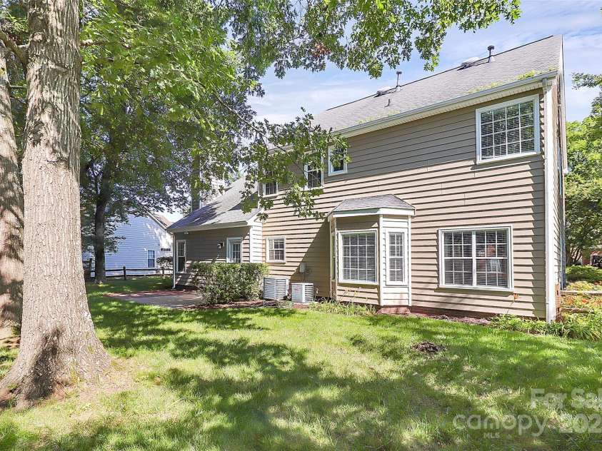 11305 Hunters Landing Drive, Charlotte, NC 28273.  MLS# CAR4273892, YatesRealty ID 25198. 