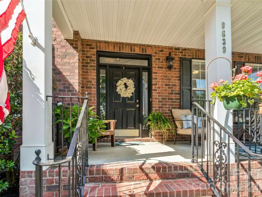9639 Brandybuck Drive, Charlotte, NC 28269.  MLS# CAR4385629, YatesRealty ID 25199. 
