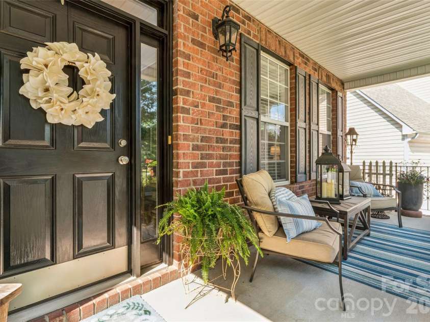 9639 Brandybuck Drive, Charlotte, NC 28269.  MLS# CAR4385629, YatesRealty ID 25199. 
