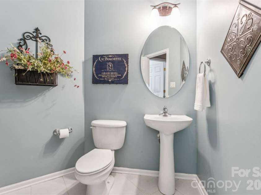 9639 Brandybuck Drive, Charlotte, NC 28269.  MLS# CAR4385629, YatesRealty ID 25199. 