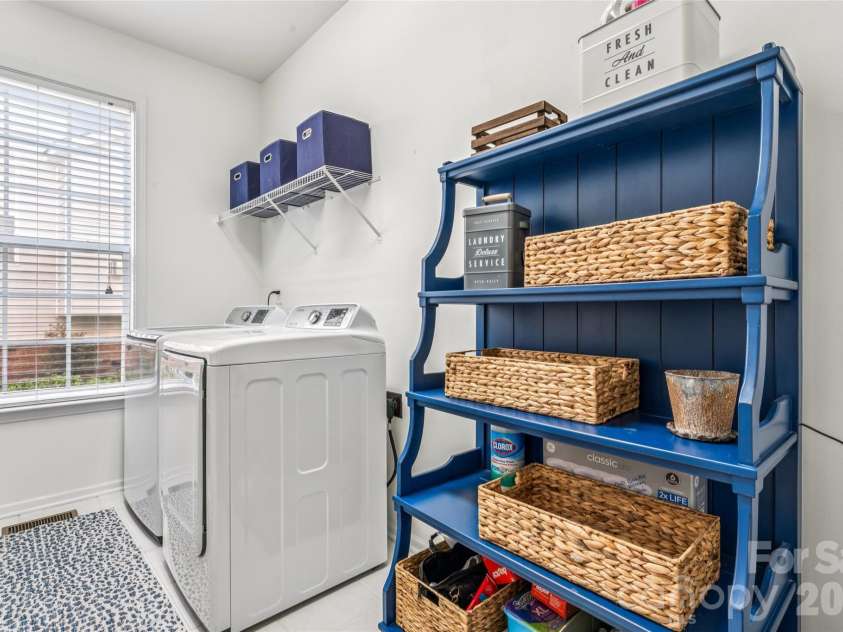 9639 Brandybuck Drive, Charlotte, NC 28269.  MLS# CAR4385629, YatesRealty ID 25199. 