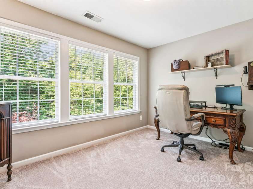 9639 Brandybuck Drive, Charlotte, NC 28269.  MLS# CAR4385629, YatesRealty ID 25199. 