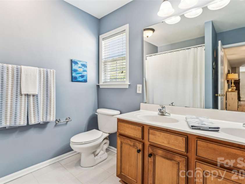 9639 Brandybuck Drive, Charlotte, NC 28269.  MLS# CAR4385629, YatesRealty ID 25199. 