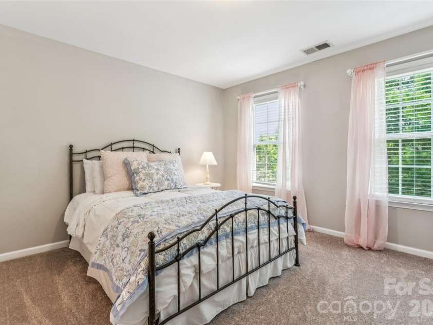 9639 Brandybuck Drive, Charlotte, NC 28269.  MLS# CAR4385629, YatesRealty ID 25199. 