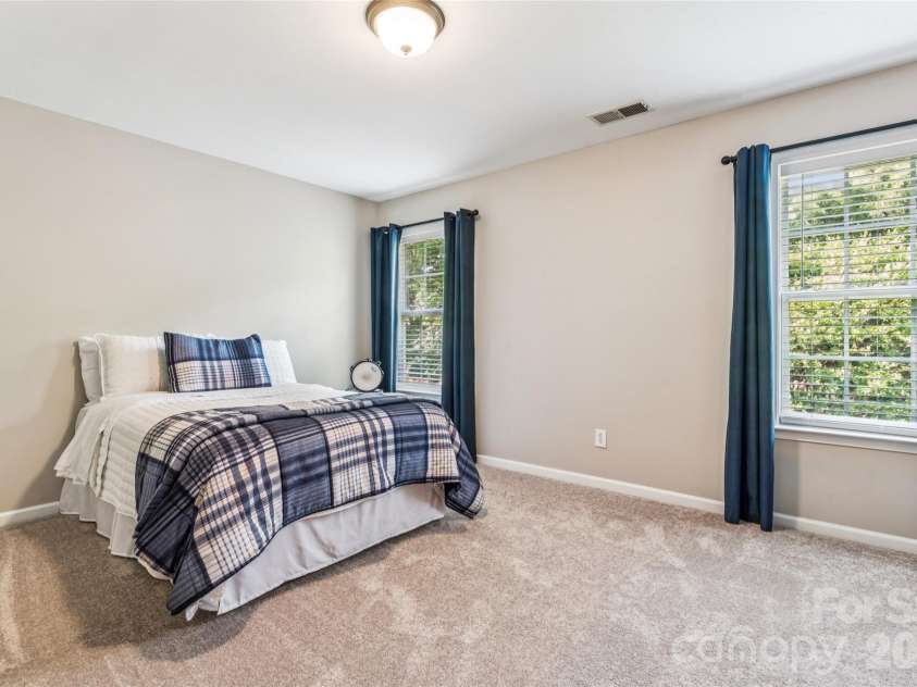 9639 Brandybuck Drive, Charlotte, NC 28269.  MLS# CAR4385629, YatesRealty ID 25199. 
