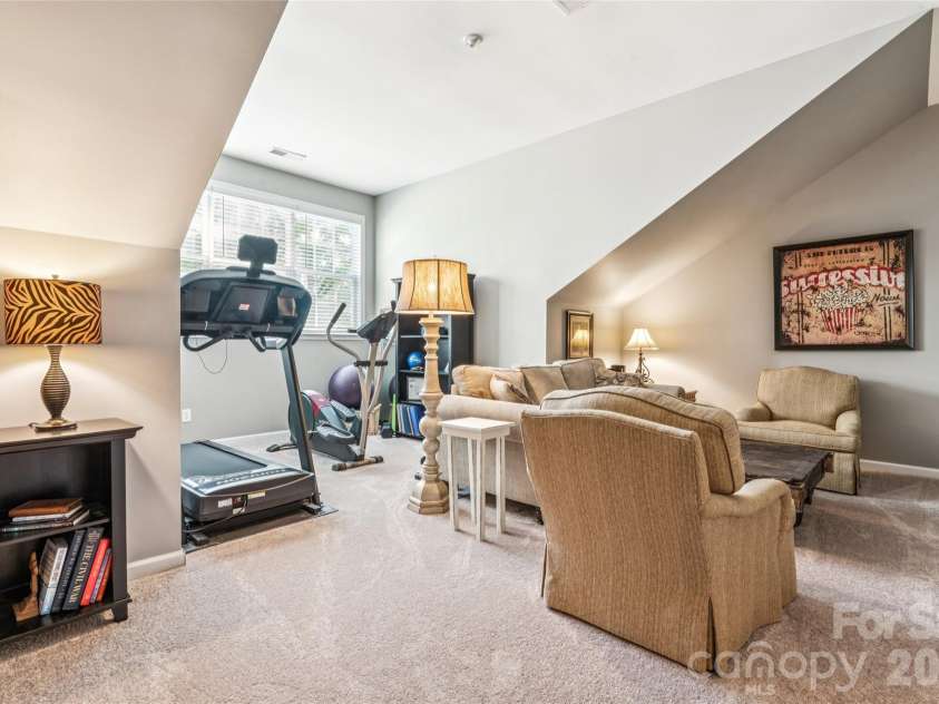 9639 Brandybuck Drive, Charlotte, NC 28269.  MLS# CAR4385629, YatesRealty ID 25199. 