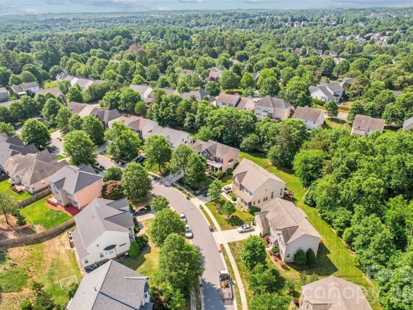 9639 Brandybuck Drive, Charlotte, NC 28269.  MLS# CAR4385629, YatesRealty ID 25199. 