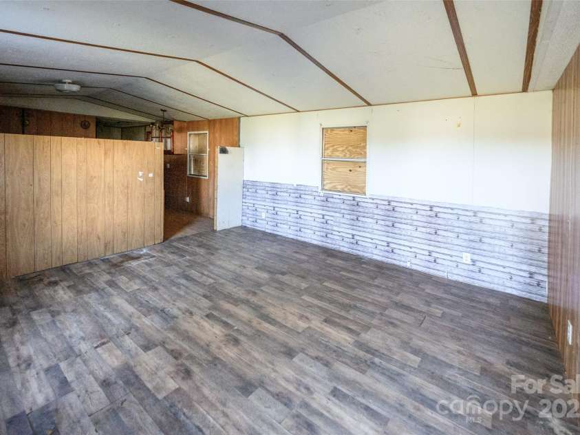 110 Jenkins Farm Lane, Mooresville, NC 28115.  MLS# CAR4316175, YatesRealty ID 252. Great Room