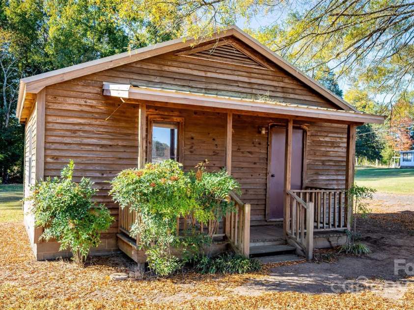 110 Jenkins Farm Lane, Mooresville, NC 28115.  MLS# CAR4316175, YatesRealty ID 252. Unfinished Home 