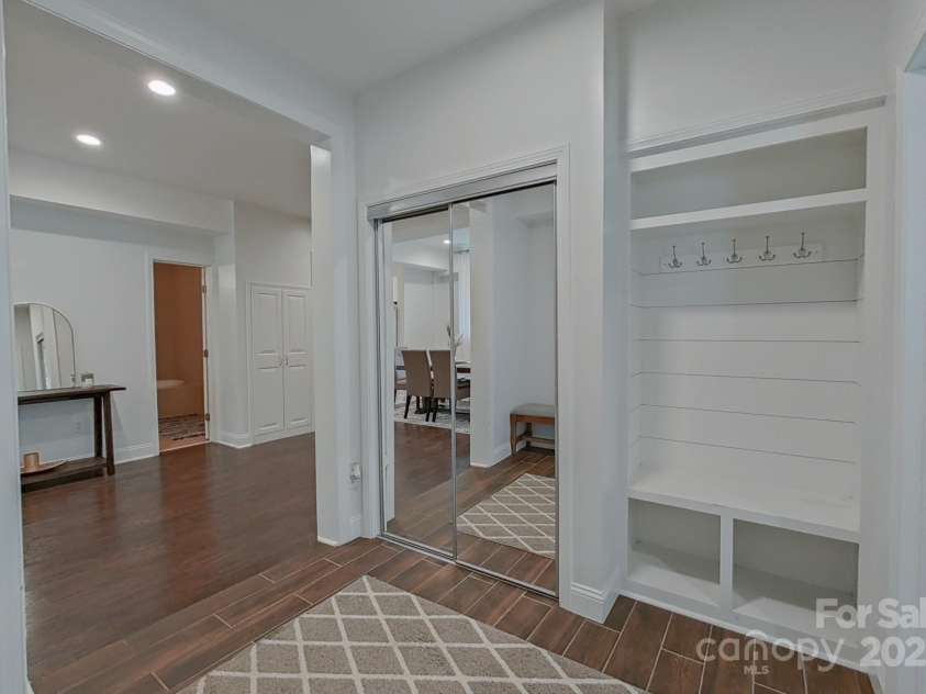 10604 Russet Place, Charlotte, NC 28227.  MLS# CAR4187601, YatesRealty ID 2520. 2nd quart enternce