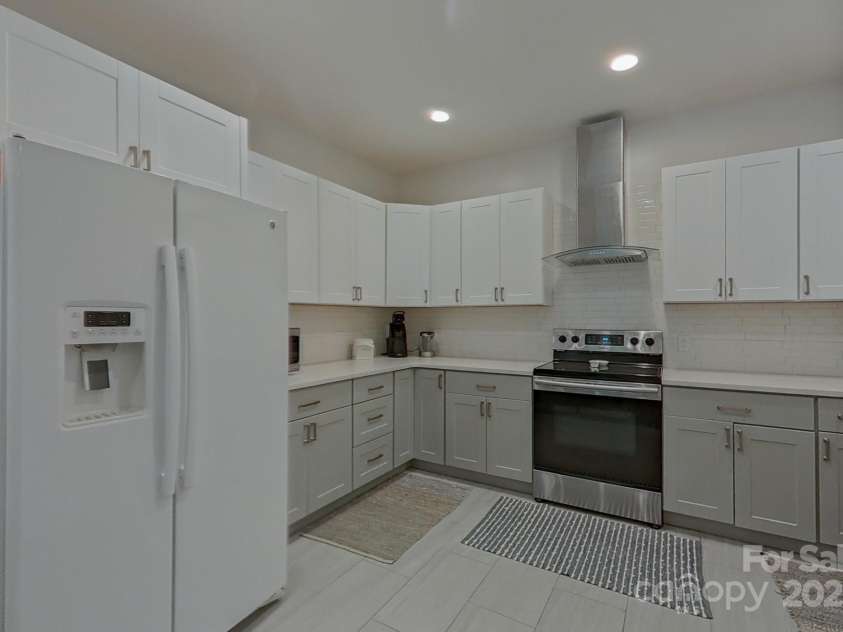 10604 Russet Place, Charlotte, NC 28227.  MLS# CAR4187601, YatesRealty ID 2520. 