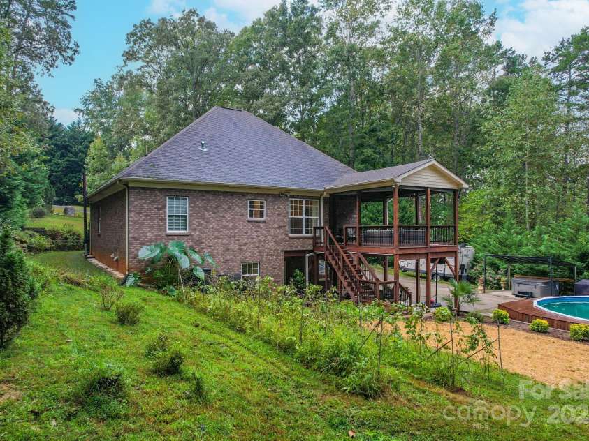 10604 Russet Place, Charlotte, NC 28227.  MLS# CAR4187601, YatesRealty ID 2520. 