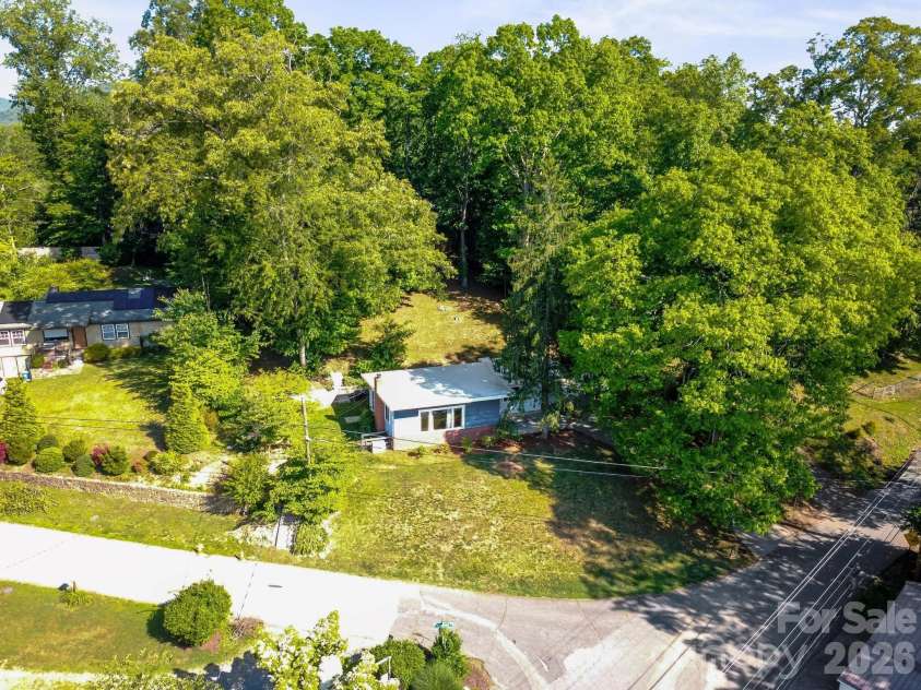 36 Robinwood Avenue, Asheville, NC 28806.  MLS# CAR4381844, YatesRealty ID 25201. 