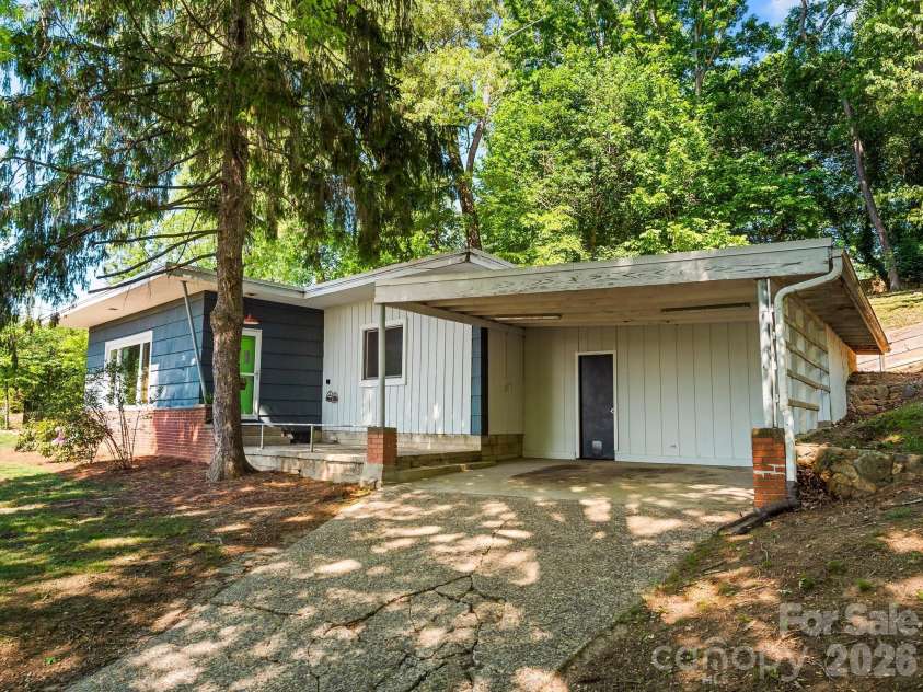 36 Robinwood Avenue, Asheville, NC 28806.  MLS# CAR4381844, YatesRealty ID 25201. 