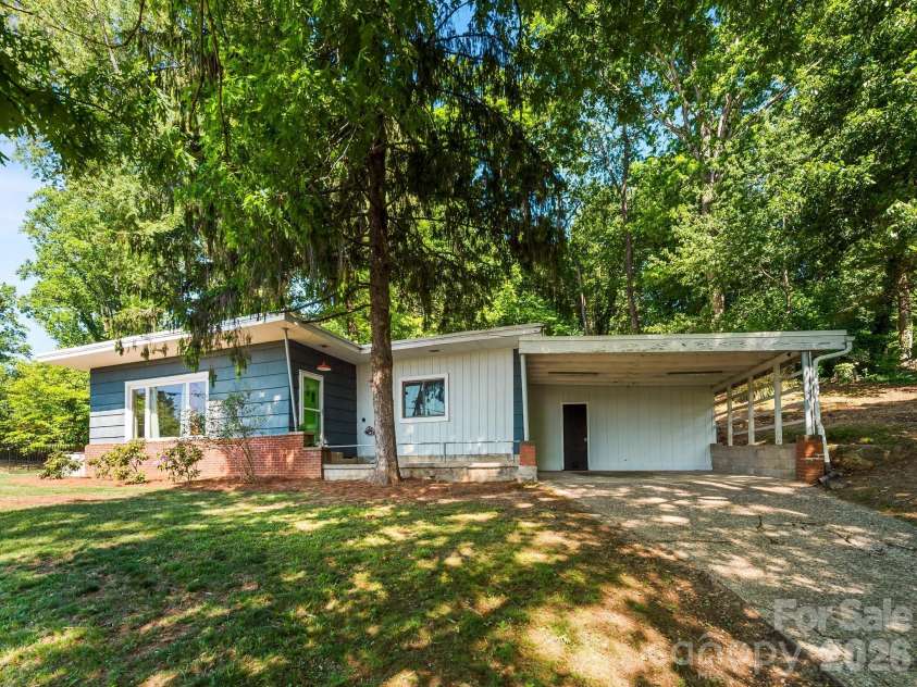 36 Robinwood Avenue, Asheville, NC 28806.  MLS# CAR4381844, YatesRealty ID 25201. 