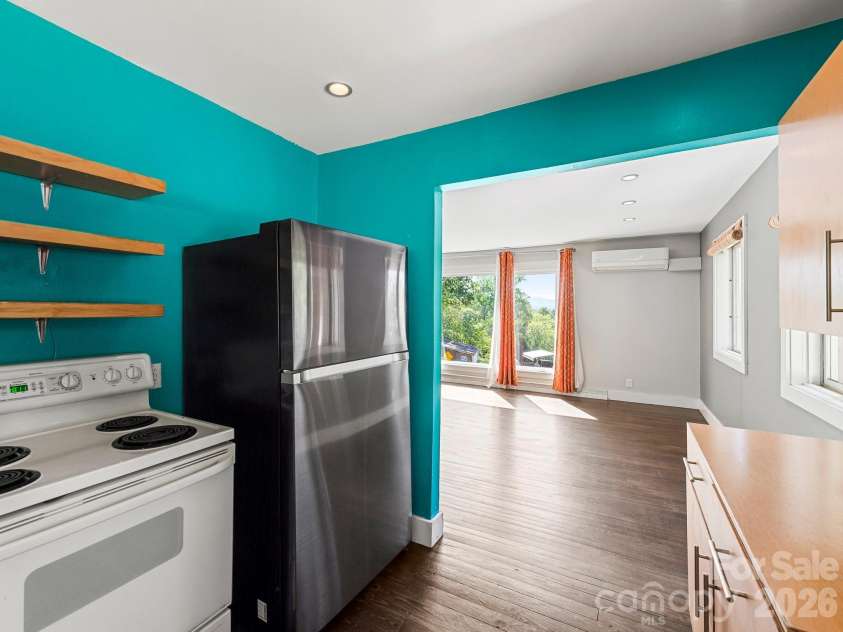 36 Robinwood Avenue, Asheville, NC 28806.  MLS# CAR4381844, YatesRealty ID 25201. 