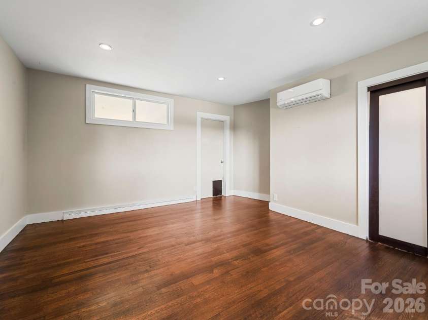 36 Robinwood Avenue, Asheville, NC 28806.  MLS# CAR4381844, YatesRealty ID 25201. 
